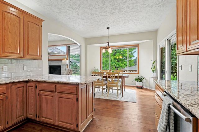 220 N Bent Tree, Andover, KS 67002