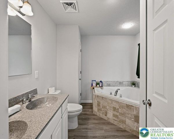 4539 Briarcliff Terrace, Coolbaugh Twp, PA 18466