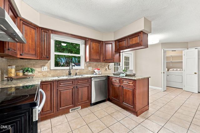 603 Pinewood Drive, Apex, NC 27502