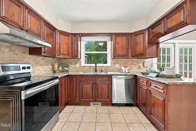 603 Pinewood Drive, Apex, NC 27502