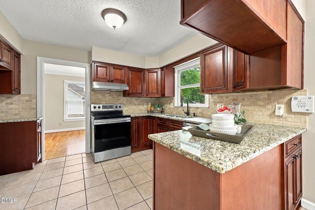 603 Pinewood Drive, Apex, NC 27502