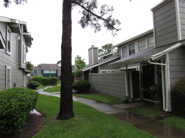 12109 Sandpiper Drive 121, Houston, TX 77035