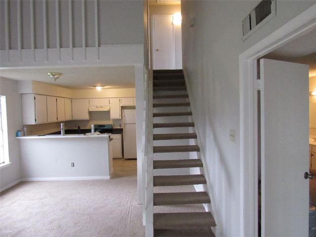 12109 Sandpiper Drive 121, Houston, TX 77035