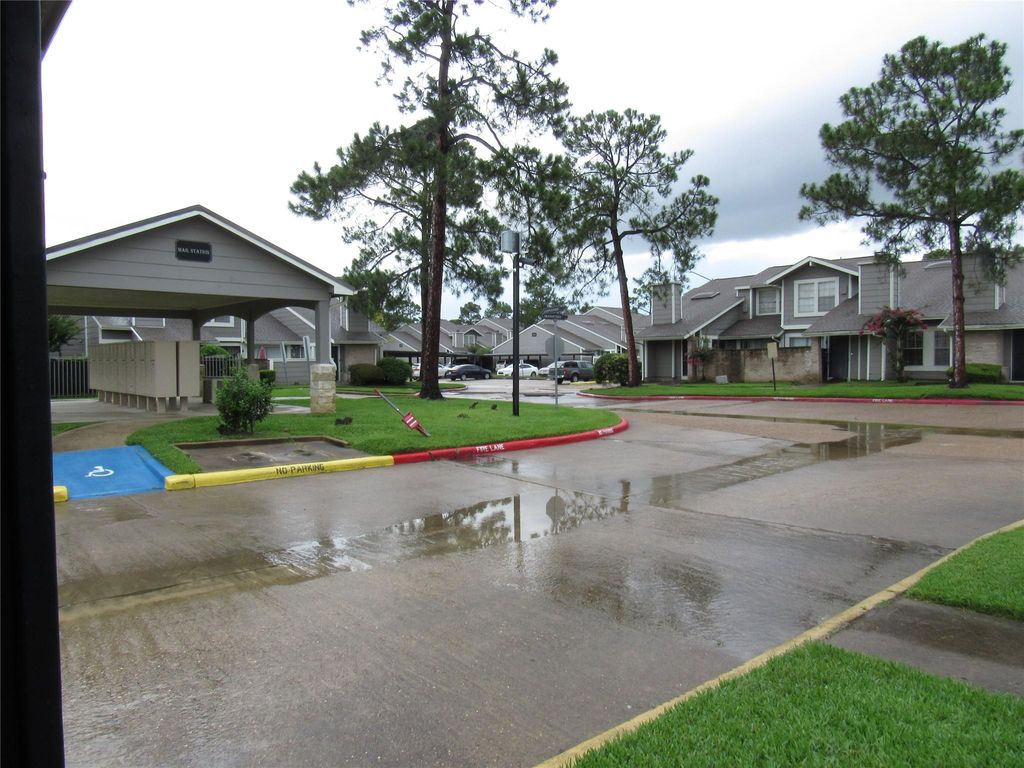 12109 Sandpiper Drive 121, Houston, TX 77035