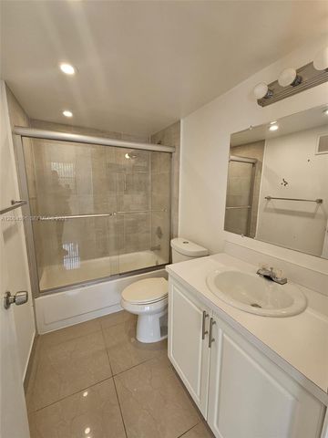 8160 Geneva Ct 208, Doral, FL 33166