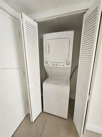 8160 Geneva Ct 208, Doral, FL 33166