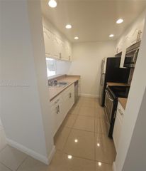 8160 Geneva Ct 208, Doral, FL 33166