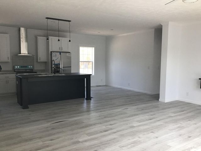 8833 Cottageville Highway, Cottageville, SC 29435