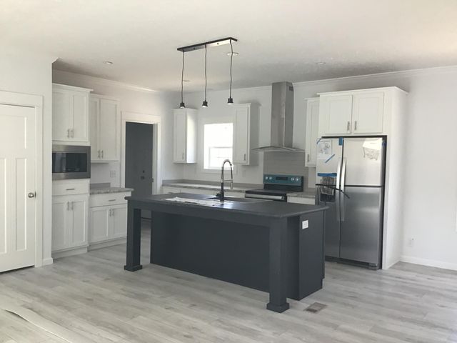 8833 Cottageville Highway, Cottageville, SC 29435