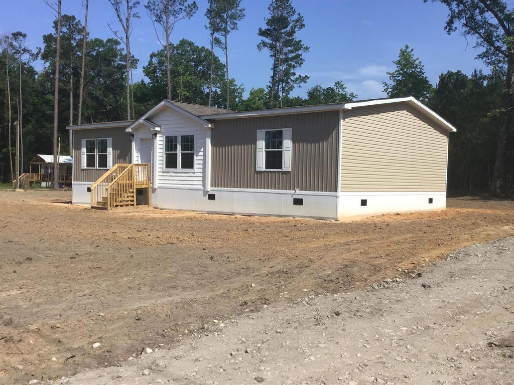 8833 Cottageville Highway, Cottageville, SC 29435