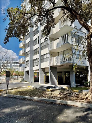 1300 NE Miami Gardens Dr 320E, Miami, FL 33179