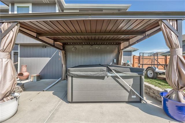 14173 Ashbury Court, Basehor, KS 66007