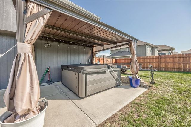 14173 Ashbury Court, Basehor, KS 66007