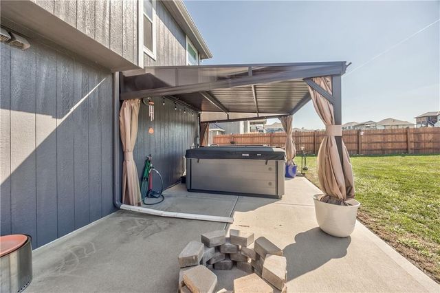 14173 Ashbury Court, Basehor, KS 66007