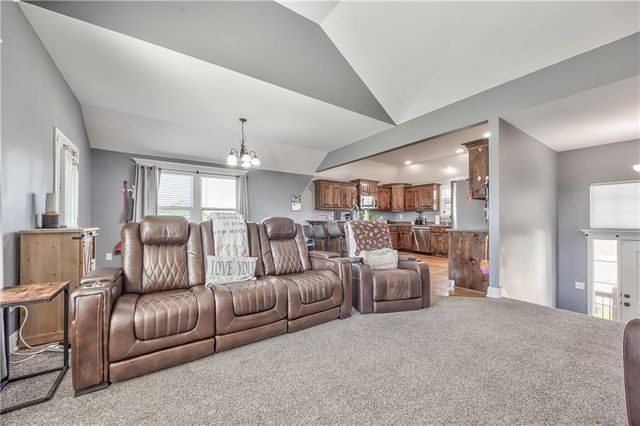 14173 Ashbury Court, Basehor, KS 66007