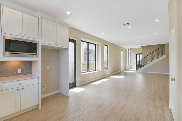 1439 Northwood Bluff Lane, Pinehurst, TX 77362