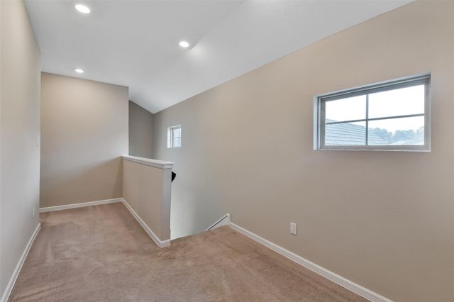 1439 Northwood Bluff Lane, Pinehurst, TX 77362