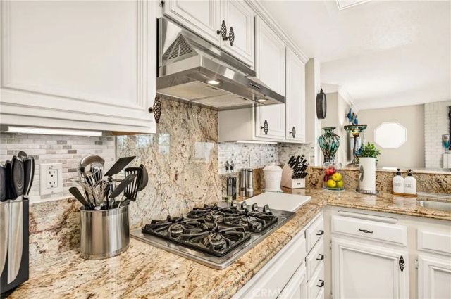 2481 Thistlewood Lane, Corona, CA 92882