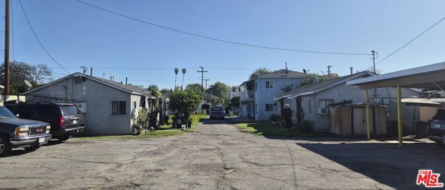 7025 Vinevale Avenue, Bell, CA 90201