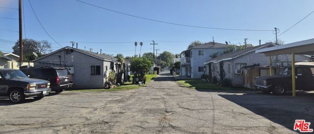 7025 Vinevale Avenue, Bell, CA 90201