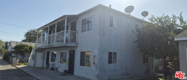 7025 Vinevale Avenue, Bell, CA 90201