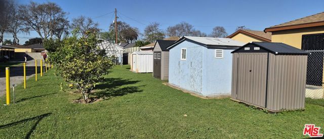 7025 Vinevale Avenue, Bell, CA 90201