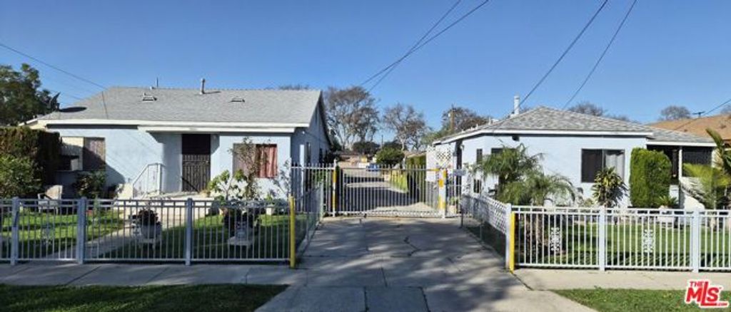 7025 Vinevale Avenue, Bell, CA 90201