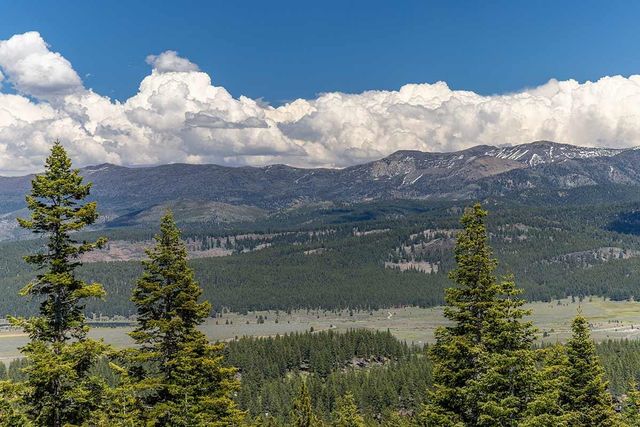 10981 Olana Drive, Truckee, CA 96161