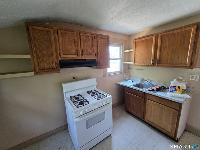 256 Hillside Avenue, Waterbury, CT 06710
