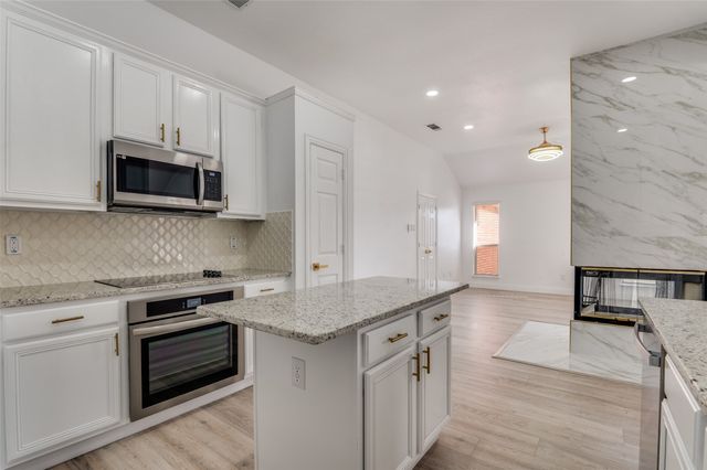 322 E Hillcroft Drive, Duncanville, TX 75137