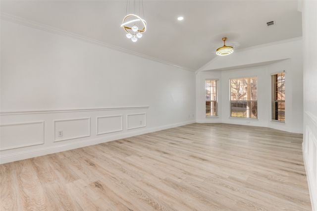 322 E Hillcroft Drive, Duncanville, TX 75137