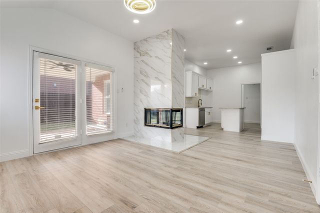 322 E Hillcroft Drive, Duncanville, TX 75137