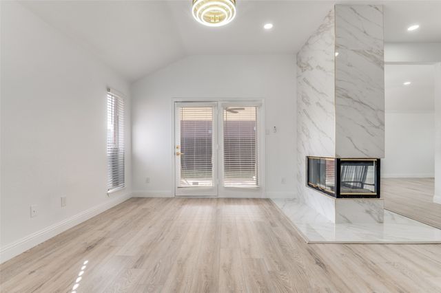 322 E Hillcroft Drive, Duncanville, TX 75137