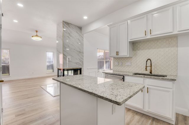 322 E Hillcroft Drive, Duncanville, TX 75137