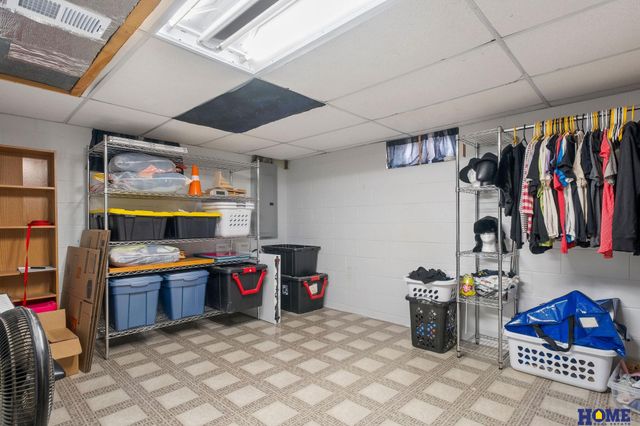 4225 Pioneers Boulevard, Lincoln, NE 68516