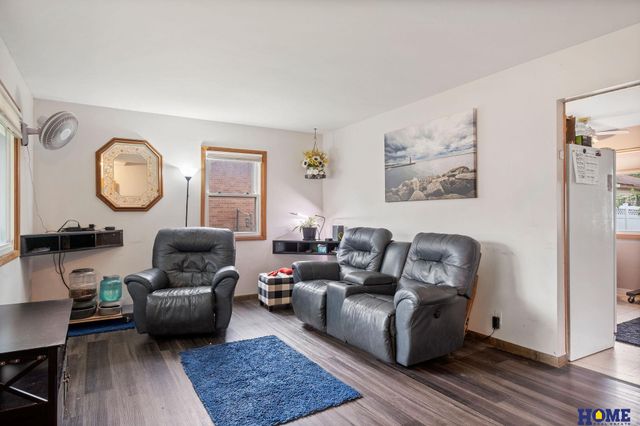 4225 Pioneers Boulevard, Lincoln, NE 68516