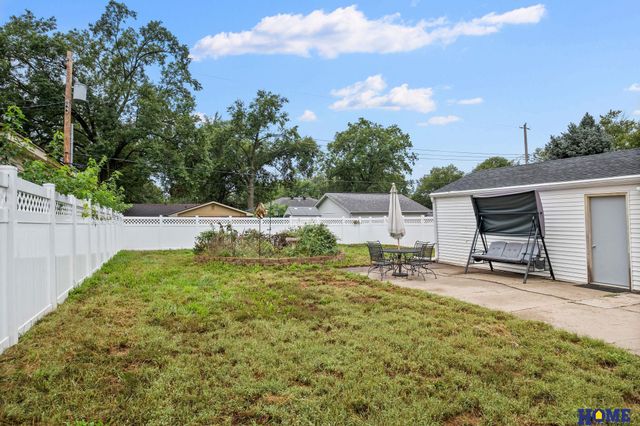 4225 Pioneers Boulevard, Lincoln, NE 68516