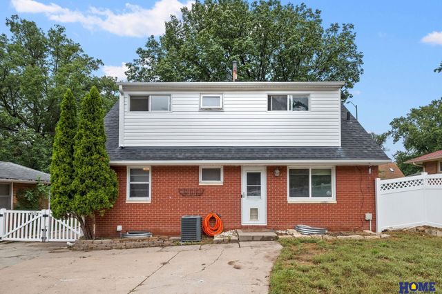 4225 Pioneers Boulevard, Lincoln, NE 68516