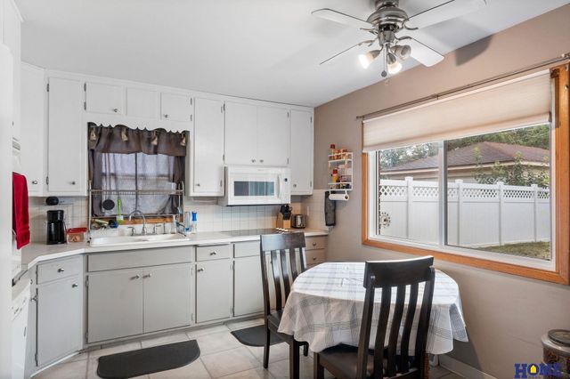 4225 Pioneers Boulevard, Lincoln, NE 68516