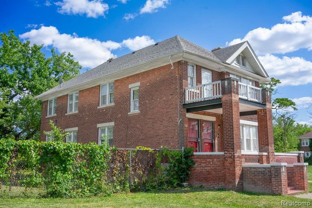 9810 Chenlot Street, Detroit, MI 48204