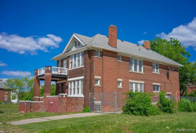9810 Chenlot Street, Detroit, MI 48204