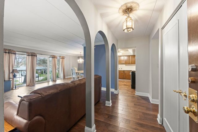 8704 Mobile Avenue 2C, Oak Lawn, IL 60453