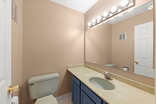 8704 Mobile Avenue 2C, Oak Lawn, IL 60453