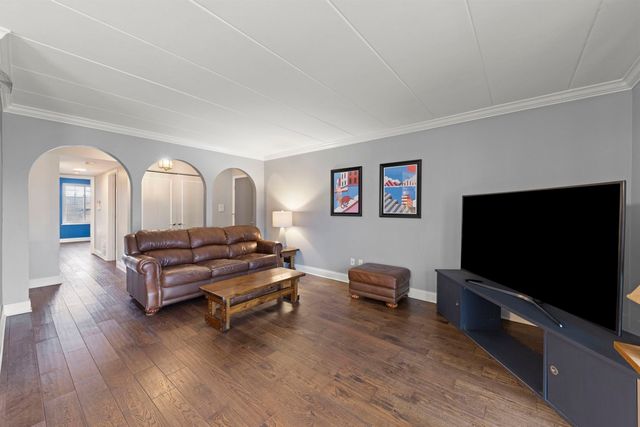 8704 Mobile Avenue 2C, Oak Lawn, IL 60453