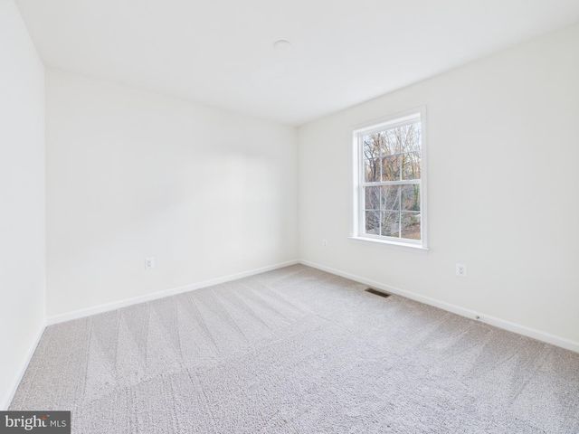 18213 JILLIAN LN, Triangle, VA 22172