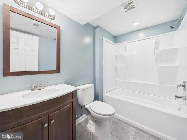 18213 JILLIAN LN, Triangle, VA 22172