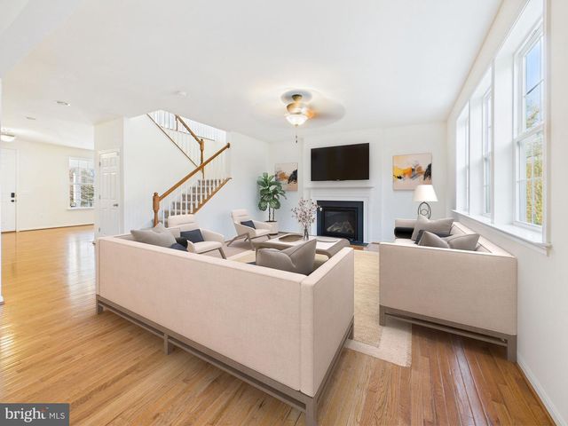 18213 JILLIAN LN, Triangle, VA 22172