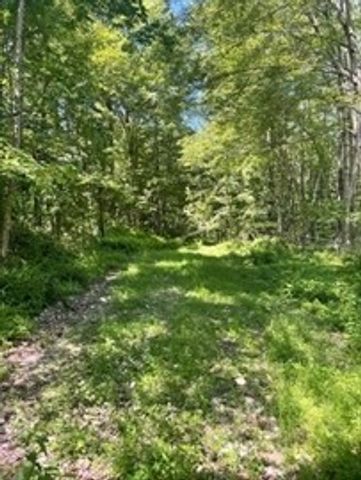 13 Perry St, Douglas, MA 01516