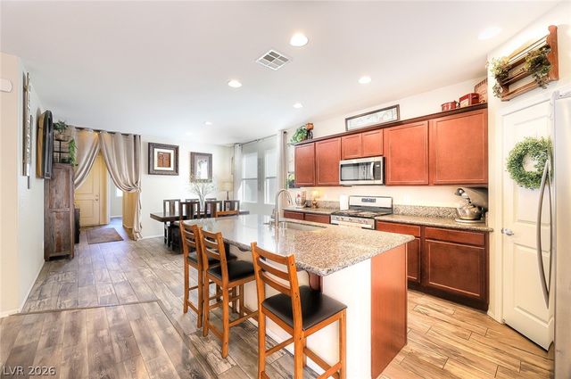 2107 Roundtop Court, North Las Vegas, NV 89081