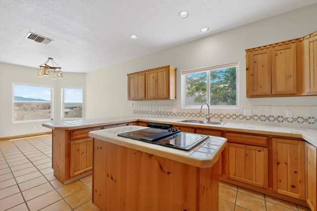 1340 Acapulco Road NE, Rio Rancho, NM 87144
